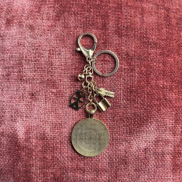 GOLD MEDALLION Bag Charm Lock and Key Brown Gold Tone - Picture 6 of 8